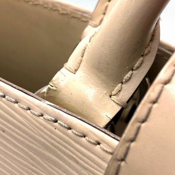 Louis Vuitton Mirabeau White Leather Handbag (Pre-Owned) - Picture 6 of 9